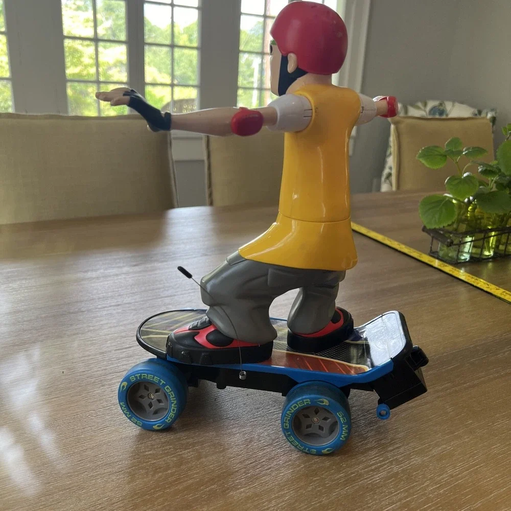 VINTAGE TYCO RC XTREME STREET GRINDER RC SKATEBOARDER ONLY 1998